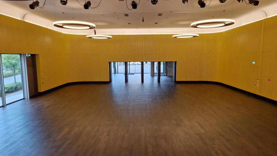 Gemeindesaal Steinhausen, Blick in den Raum